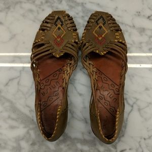 BNWOT Woven leather sandals
